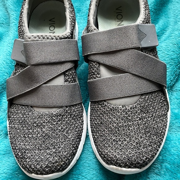 Vionic casual everyday Sneakers - Picture 9 of 9